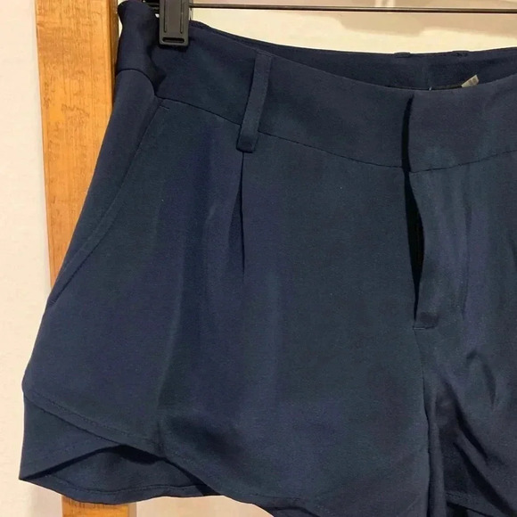 ALICE + OLIVIA NWT Navy Silk Butterfly Shorts 6 - Picture 8 of 10